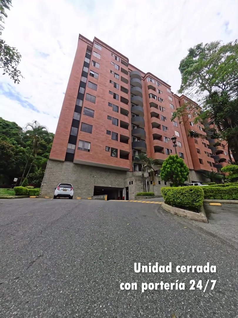 Spacious 3-Bedroom Apartment in Castropol, El Poblado | 157 m²