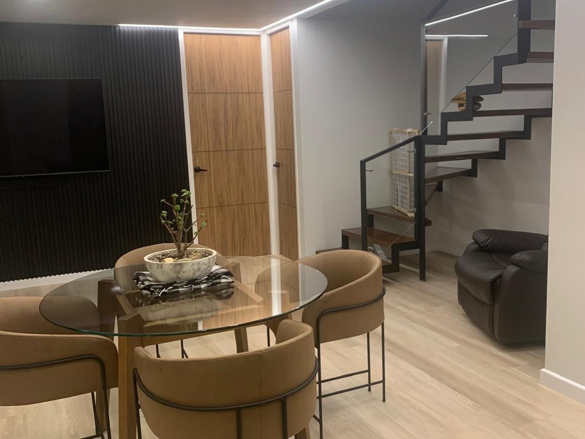 Remodeled 3-Bedroom Penthouse in Edificio Yerbabuena | Stunning City Views