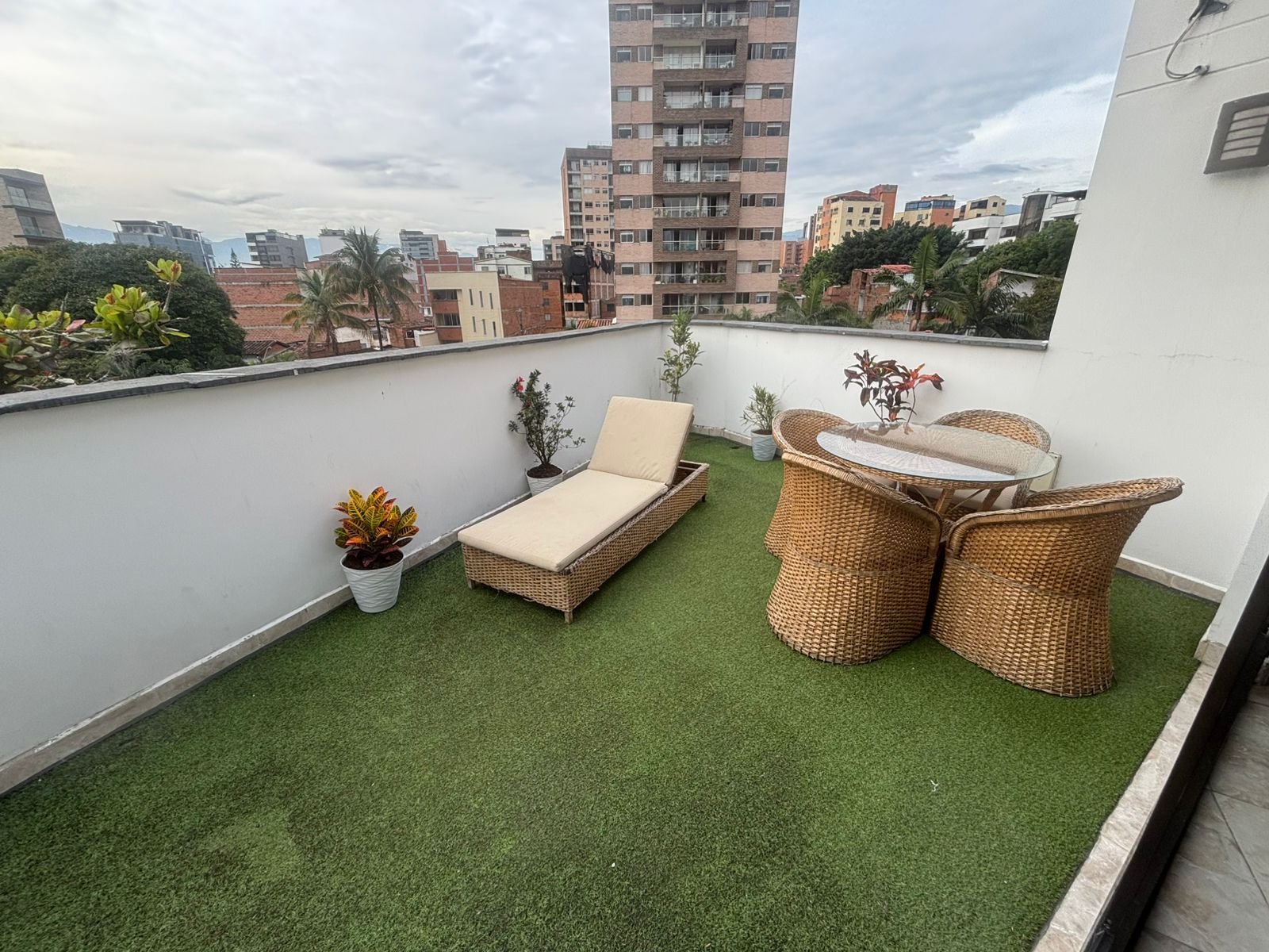 Airbnb-Allowed Duplex in Laureles | 2 Separate Income Units | Laureles