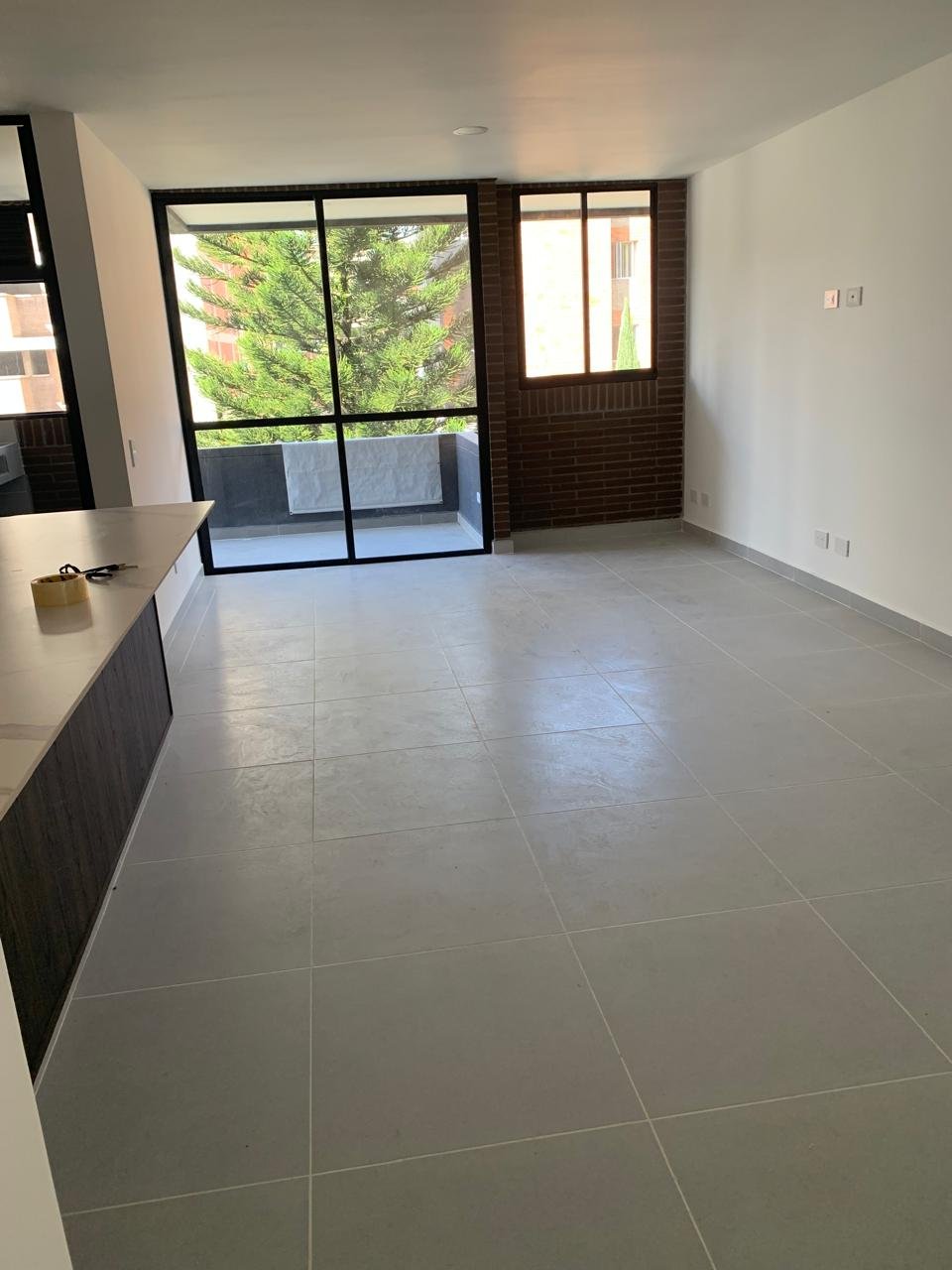 Modern 2-Bedroom Apartment in Laureles Nogal | 79 m² with Balcony