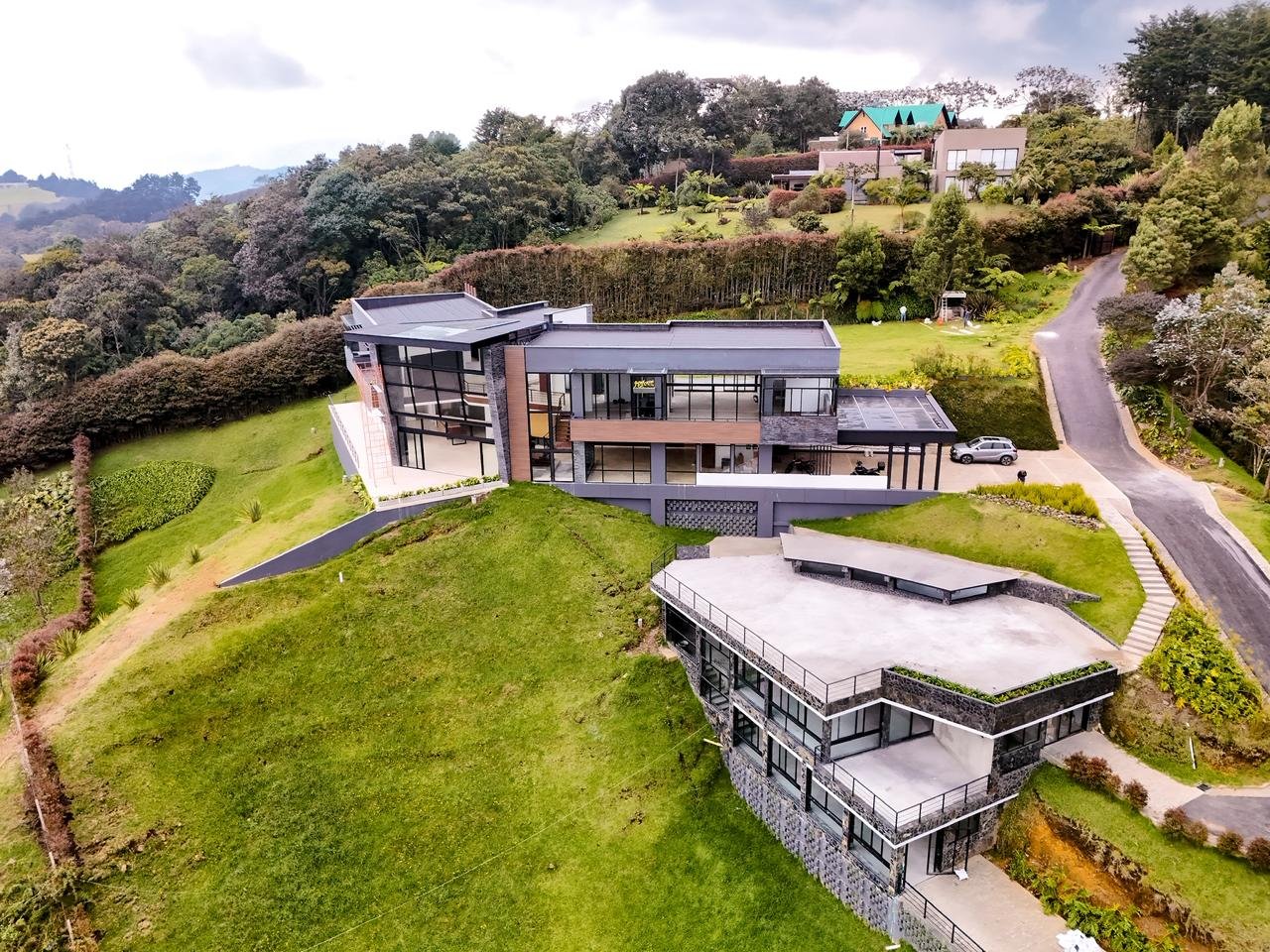 1,300 m2 Sustainable Luxury Mansion in Alto de Las Palmas | Panoramic Valley Views