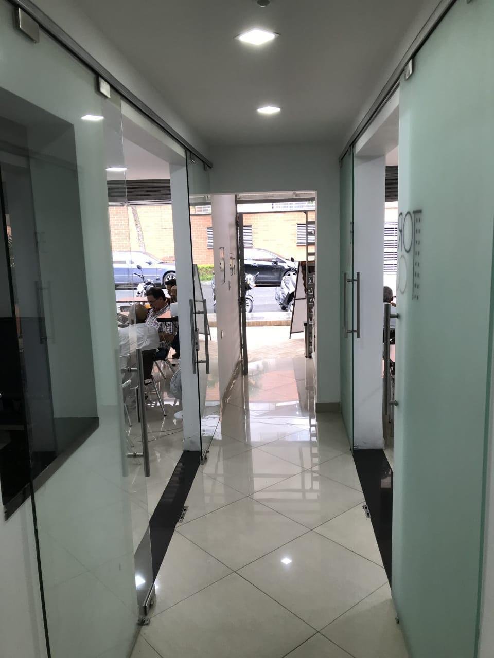 Complete Building in Laureles! Mixed Use  15 Units plus 2 commercial spaces.